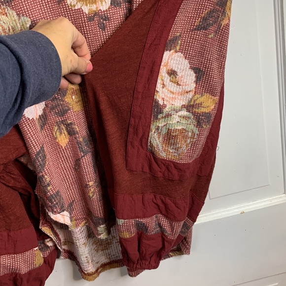 Free People Flower Patch Boho Thermal Top Oversize Blouse Size XS - Picture 9 of 9